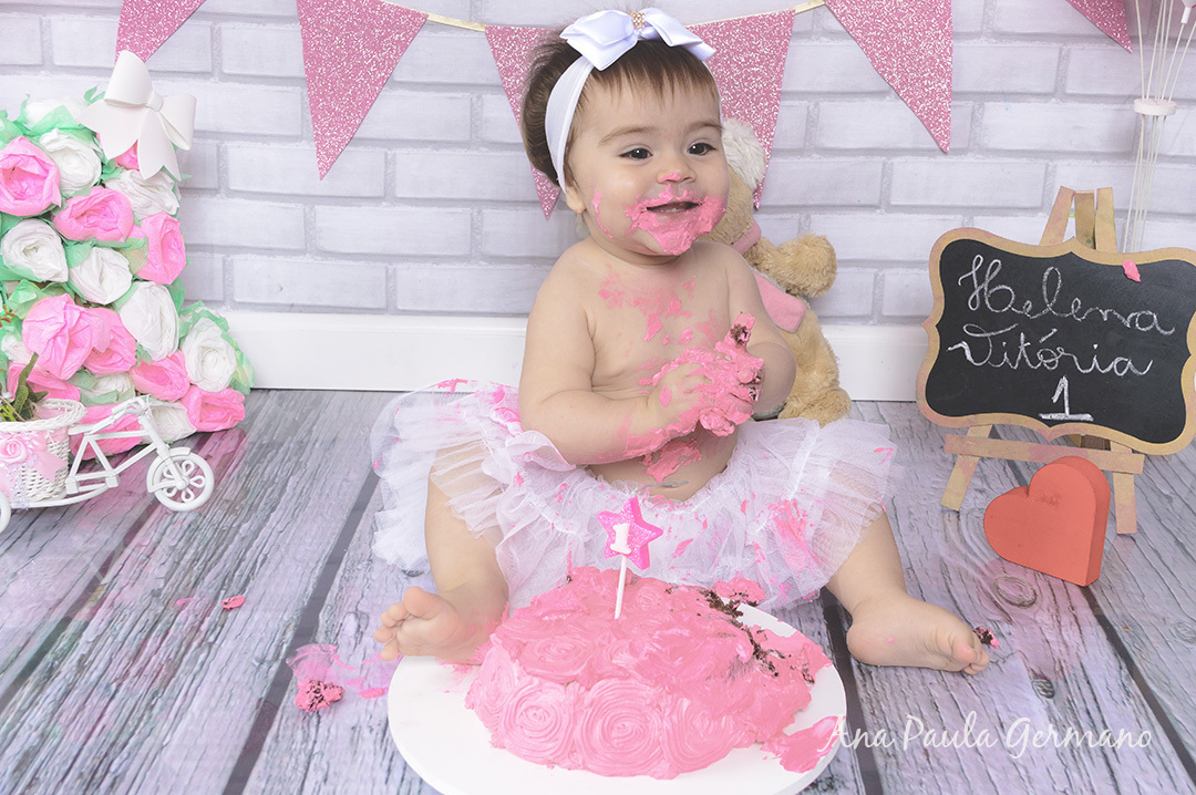 smash the cake menina