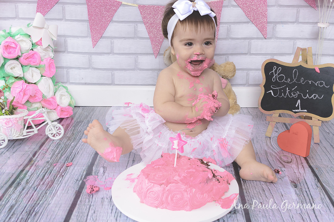 smash the cake menina