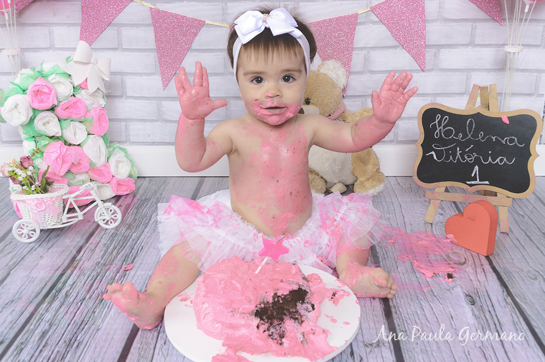 smash the cake menina