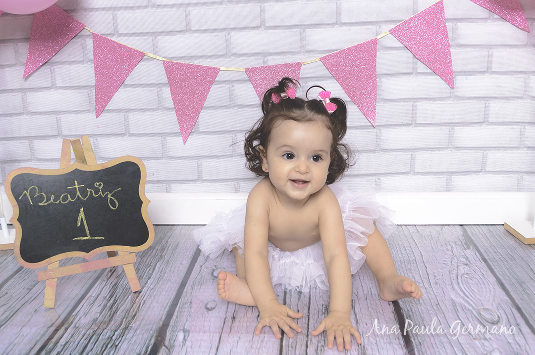 smash the cake menina