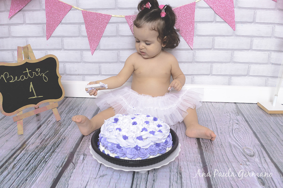 smash the cake menina