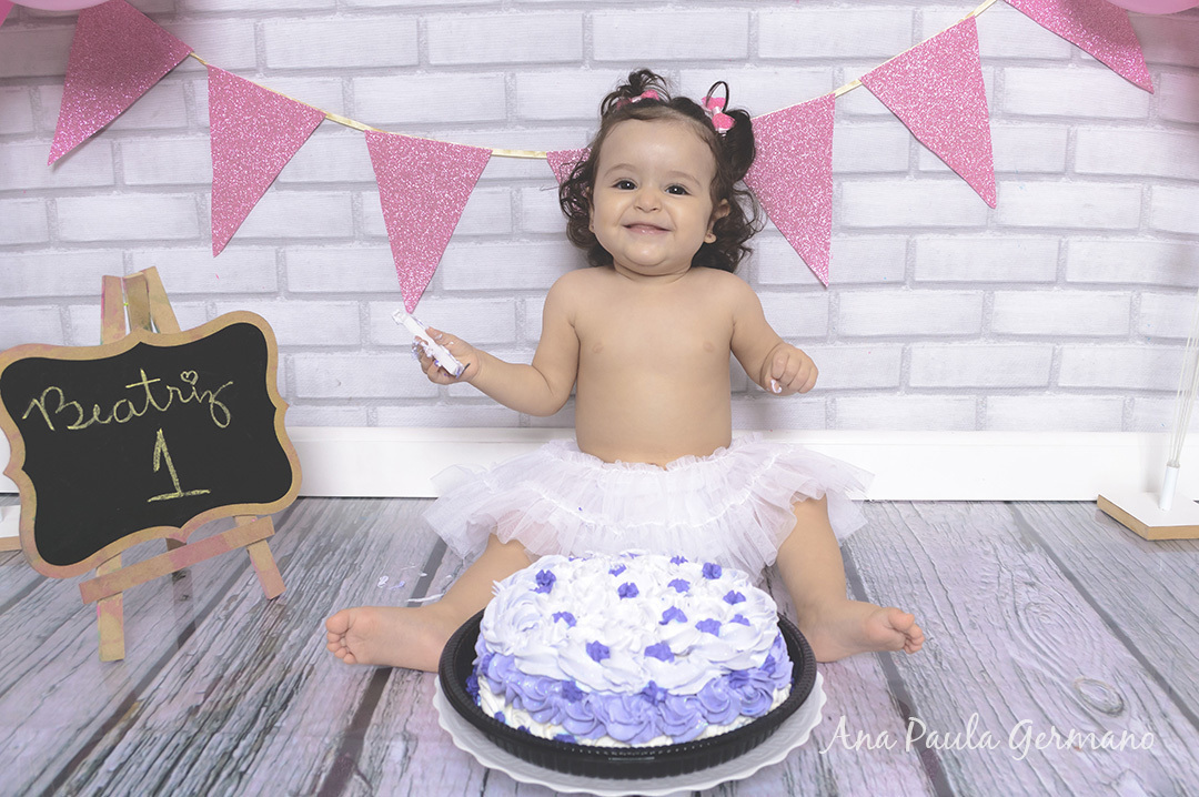 smash the cake menina