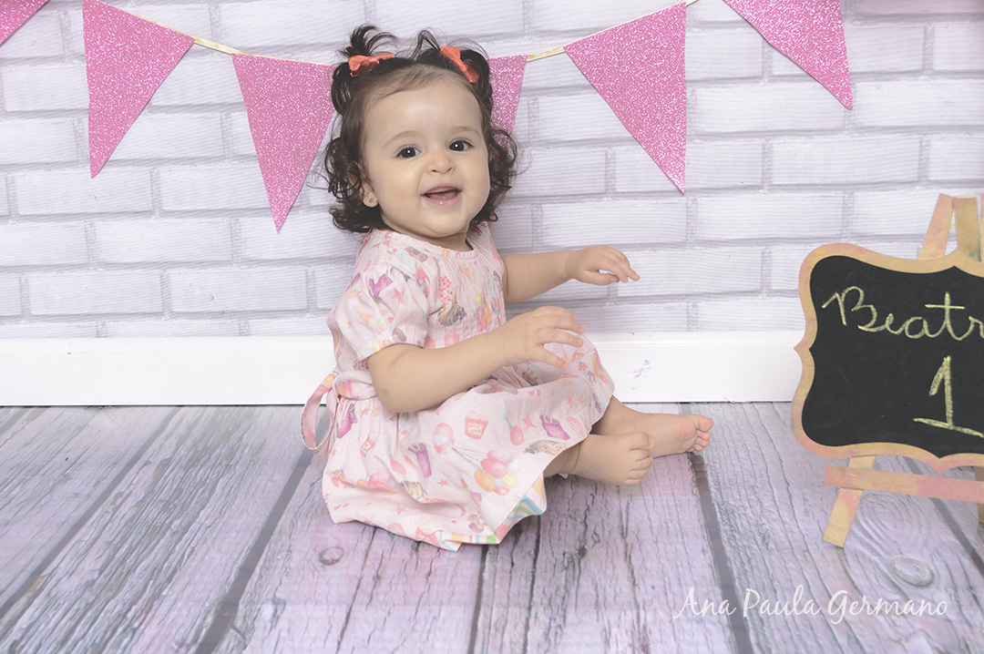 smash the cake menina