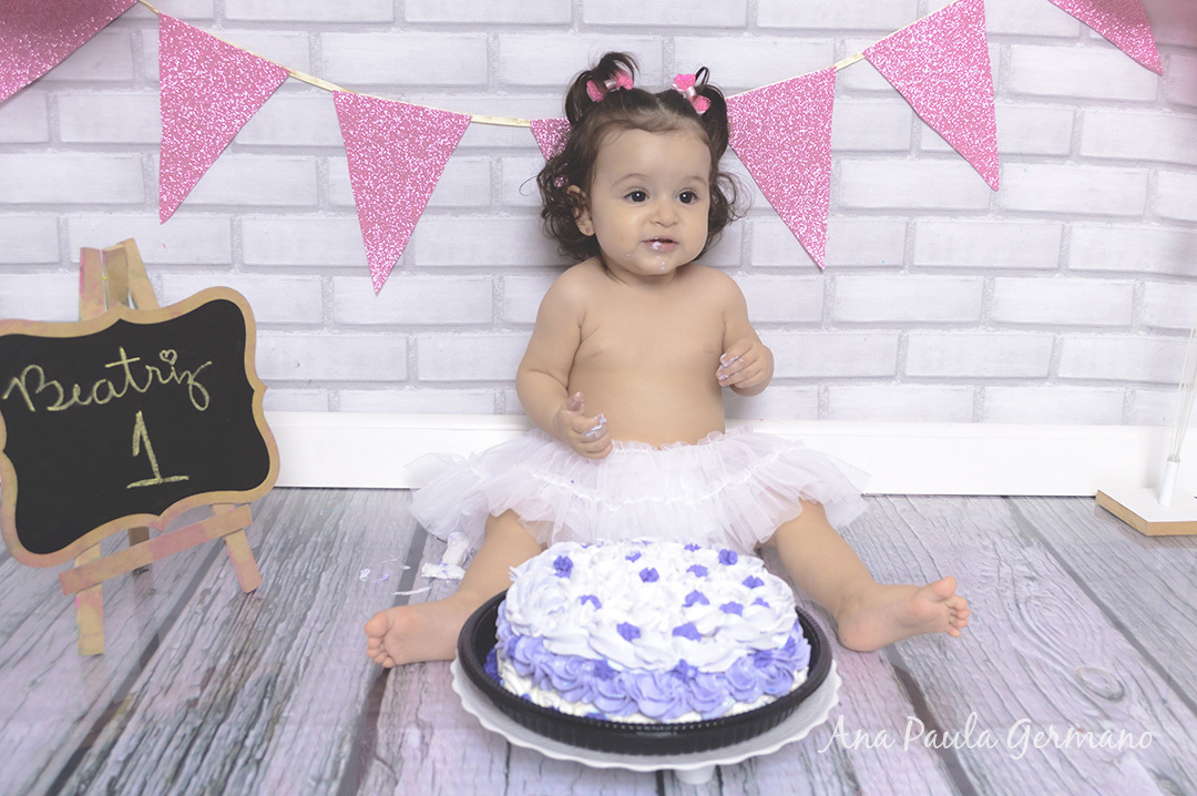 smash the cake menina