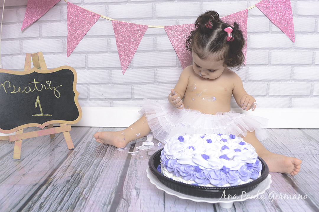 smash the cake menina