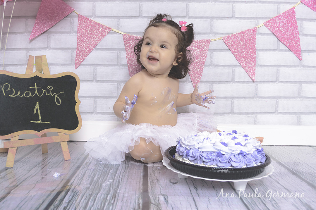 smash the cake menina