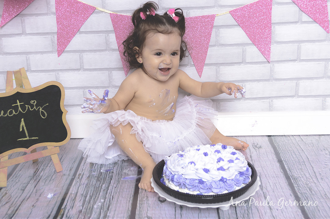 smash the cake menina