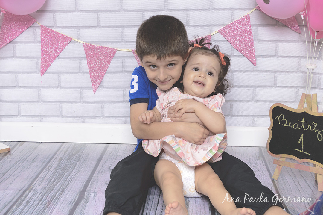 smash the cake menina