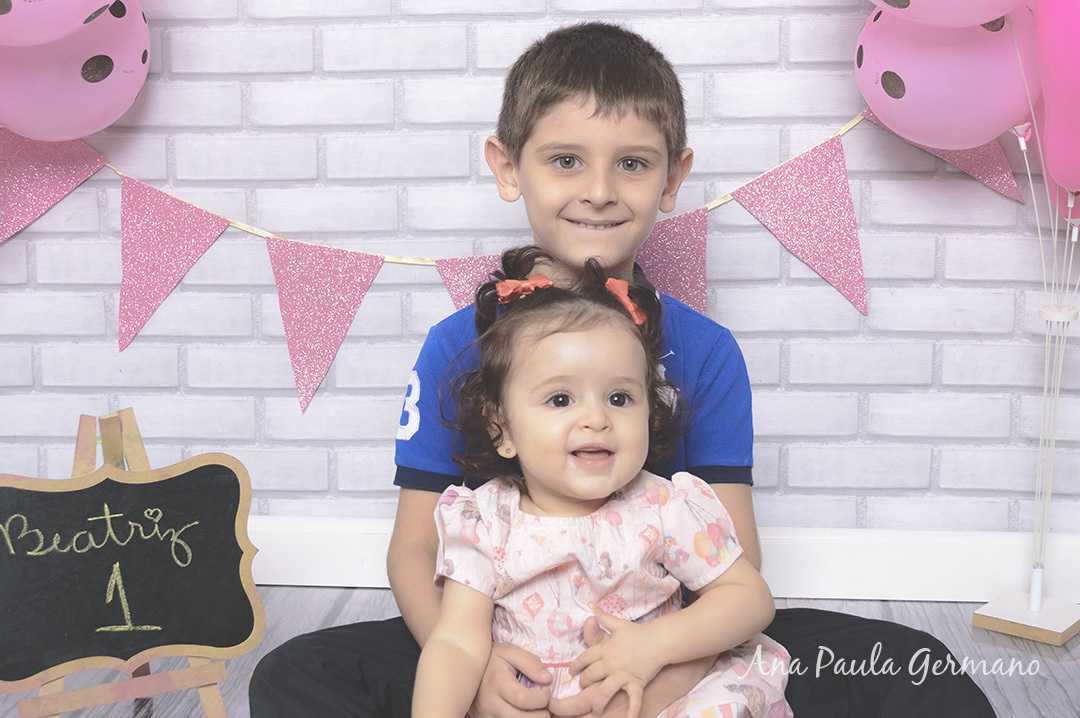 smash the cake menina