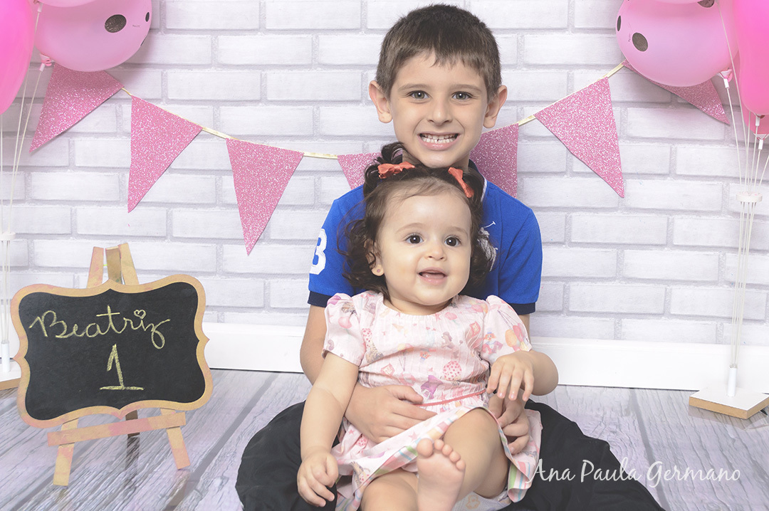 smash the cake menina