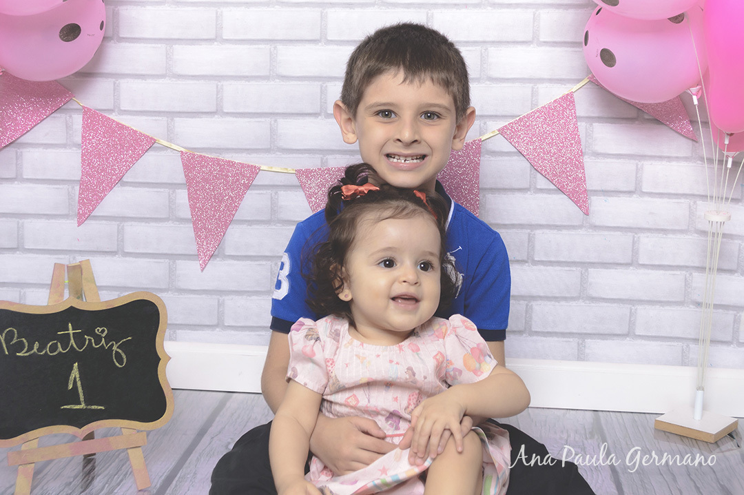 smash the cake menina