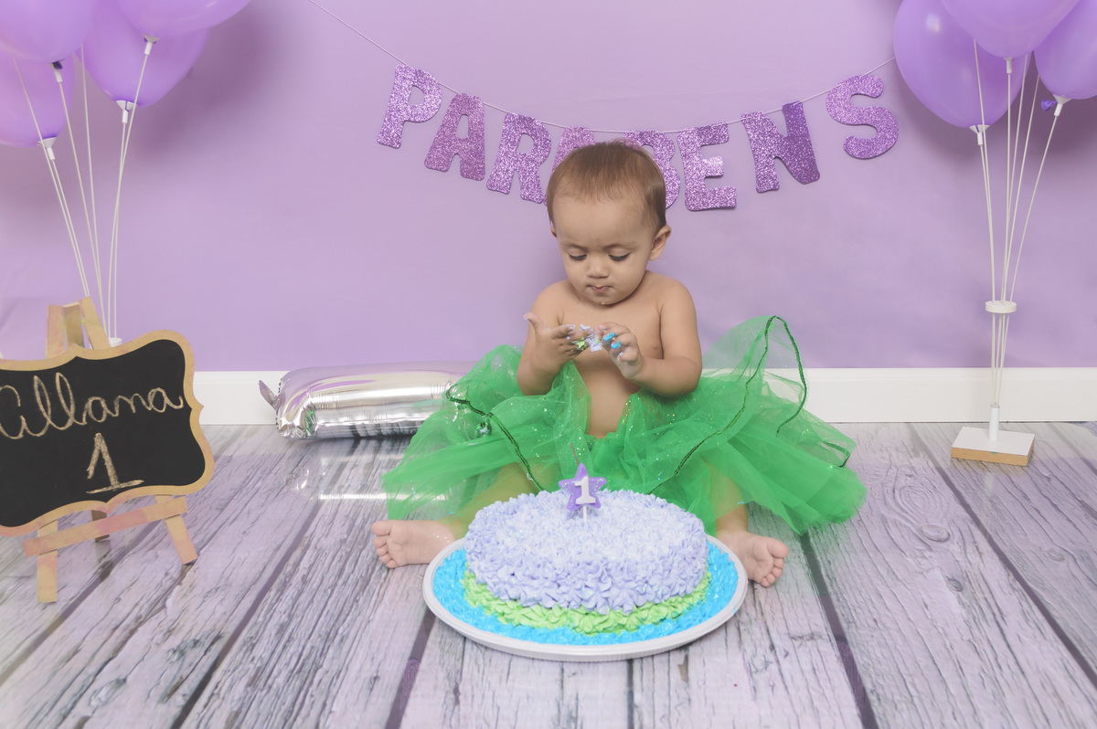 smash the cake menina