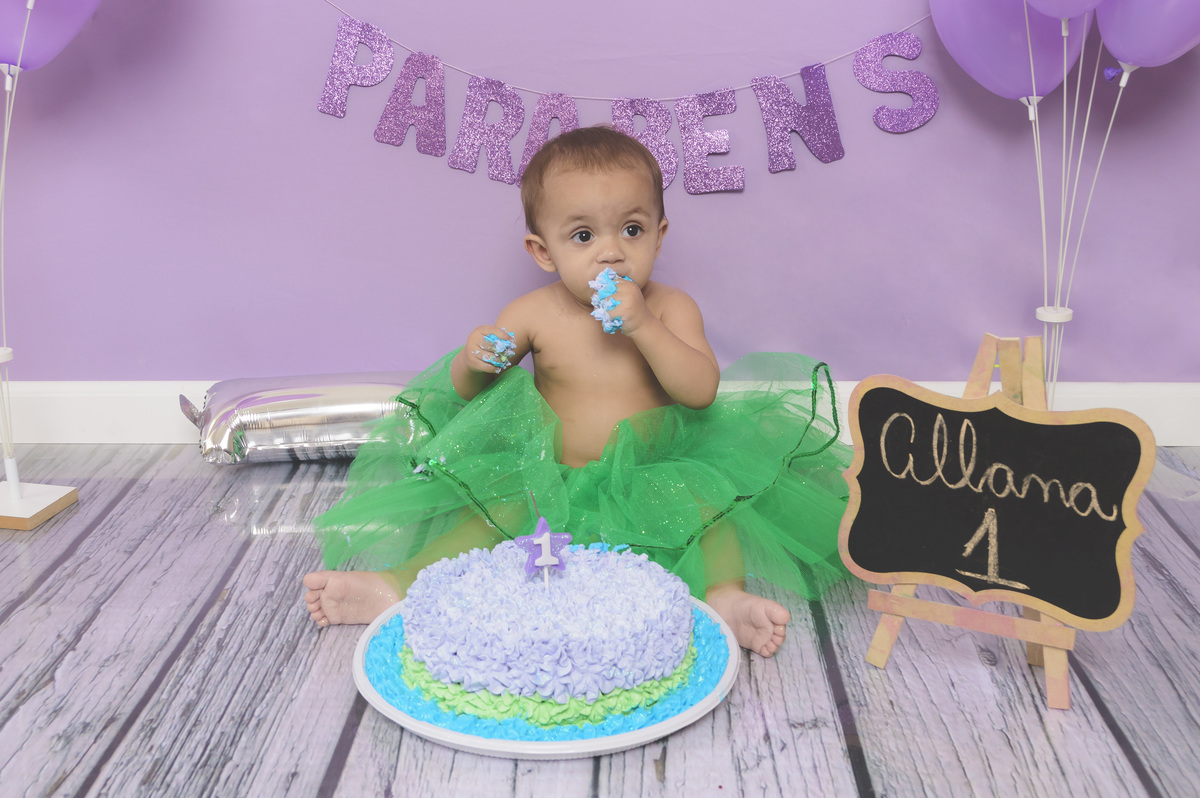 smash the cake menina