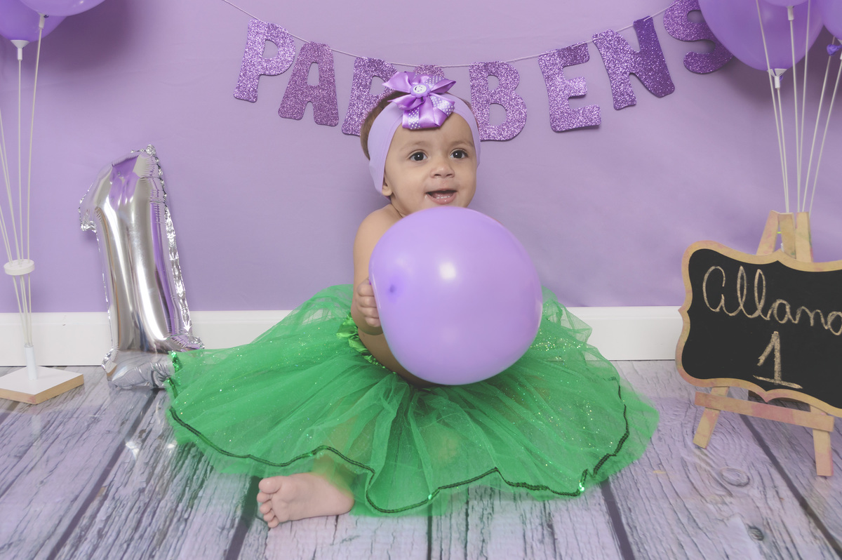 smash the cake menina