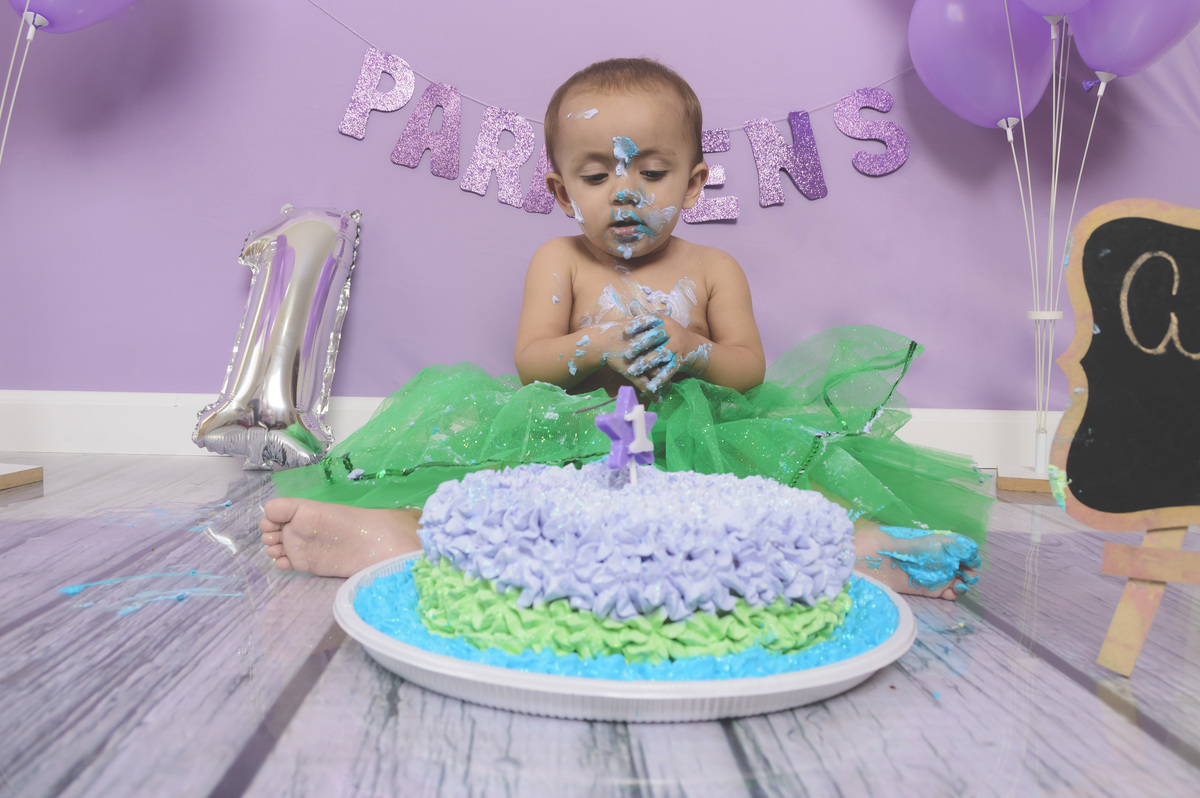 smash the cake menina