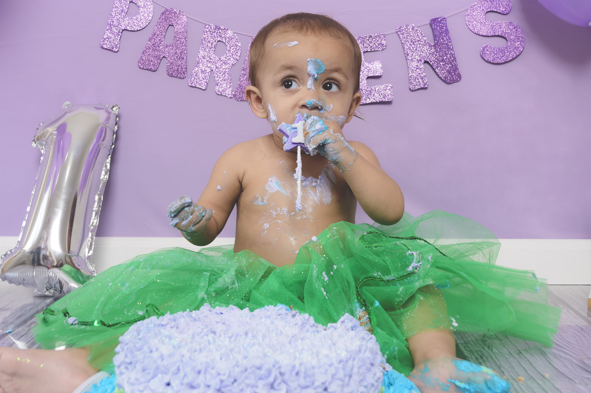 smash the cake menina