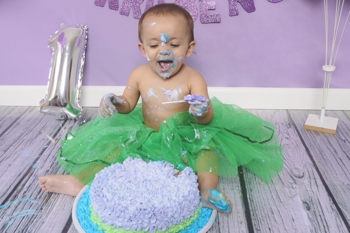 smash the cake menina