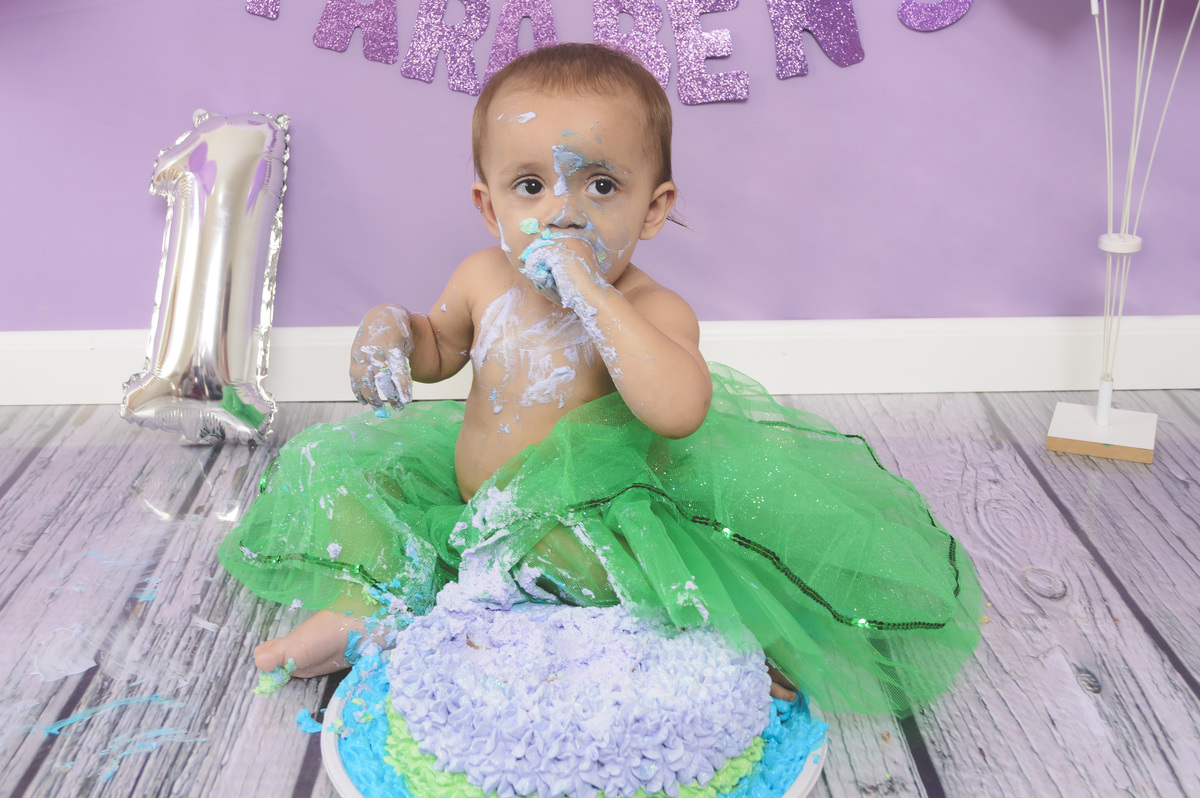 smash the cake menina