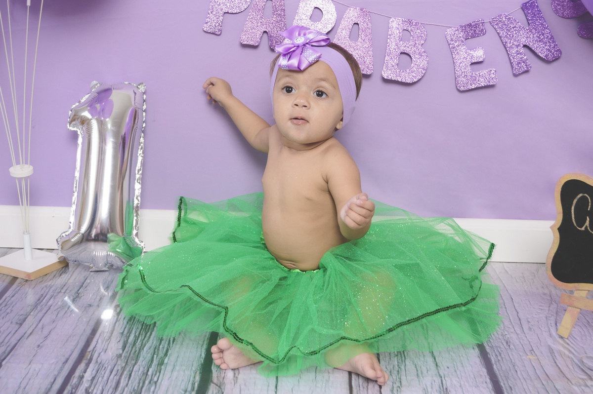 smash the cake menina