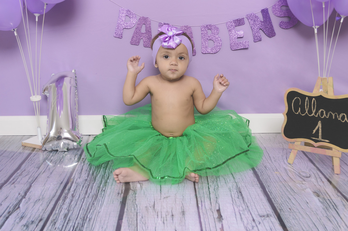 smash the cake menina