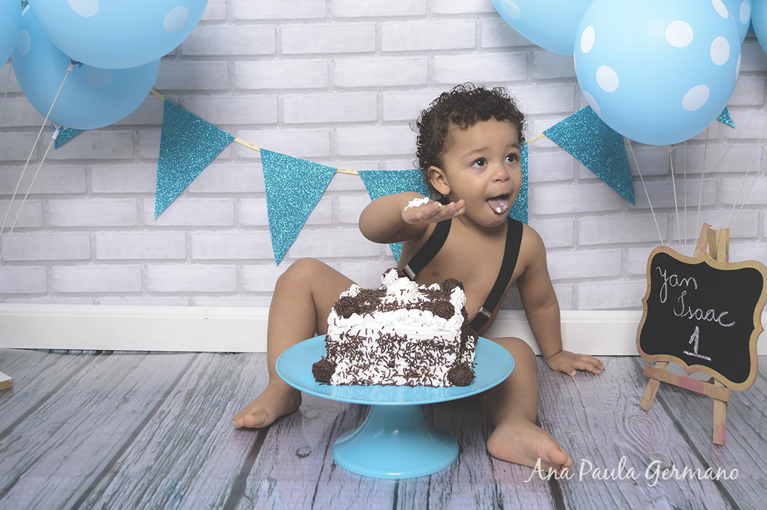 Smash the Cake  menino