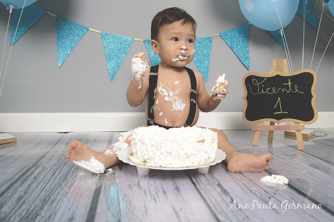 Smash the Cake  menino