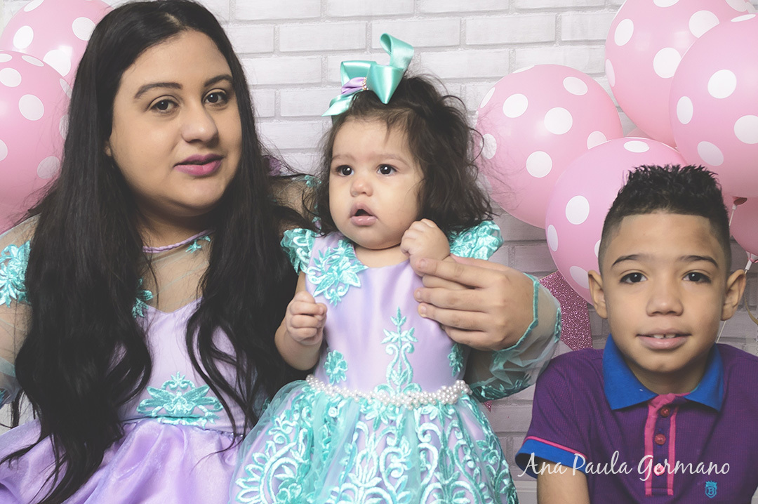 smash the cake menina