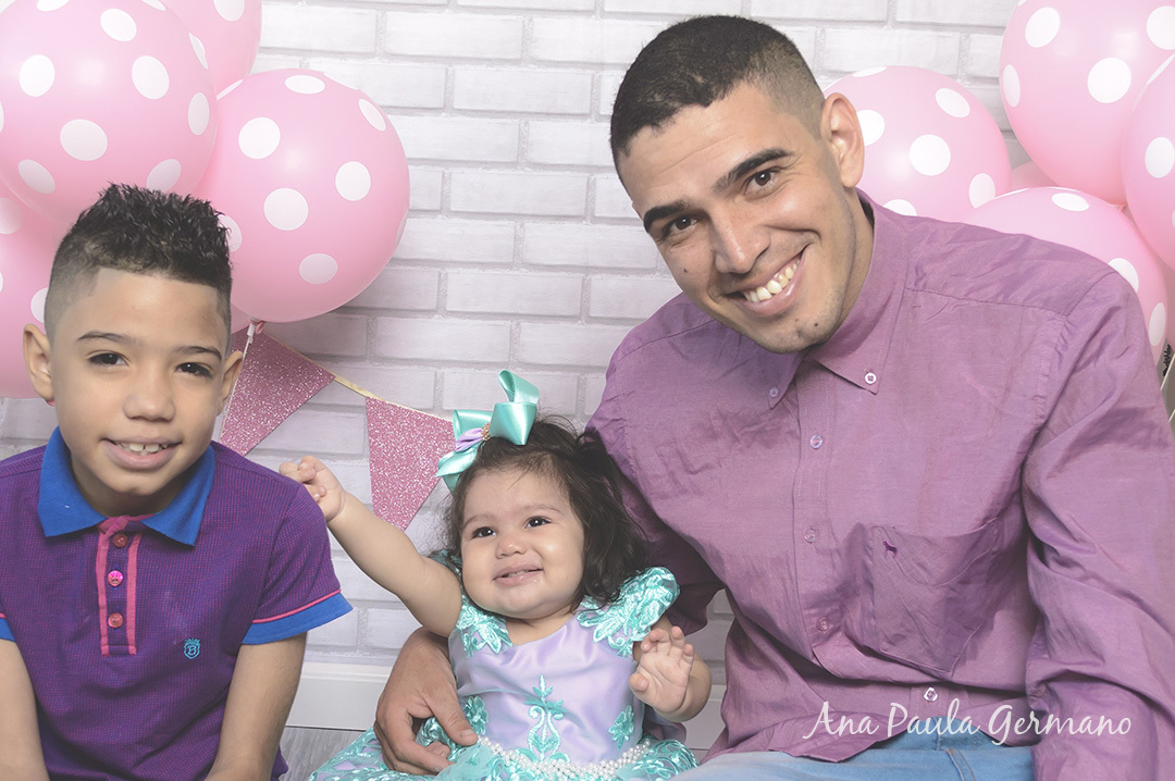 smash the cake menina