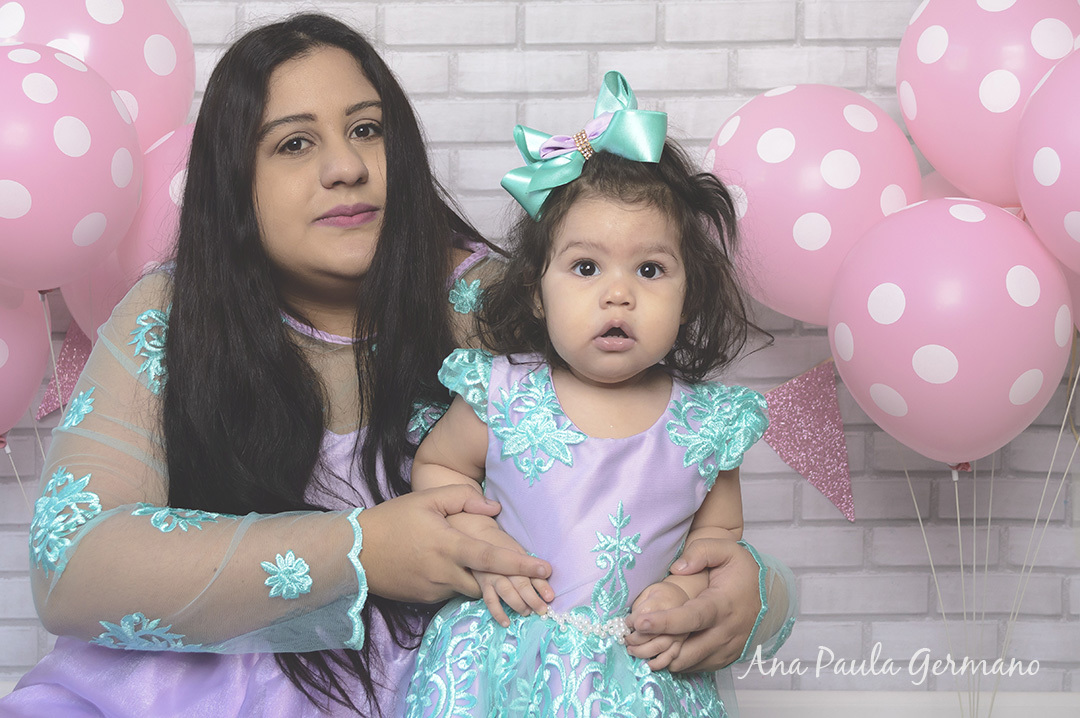 smash the cake menina