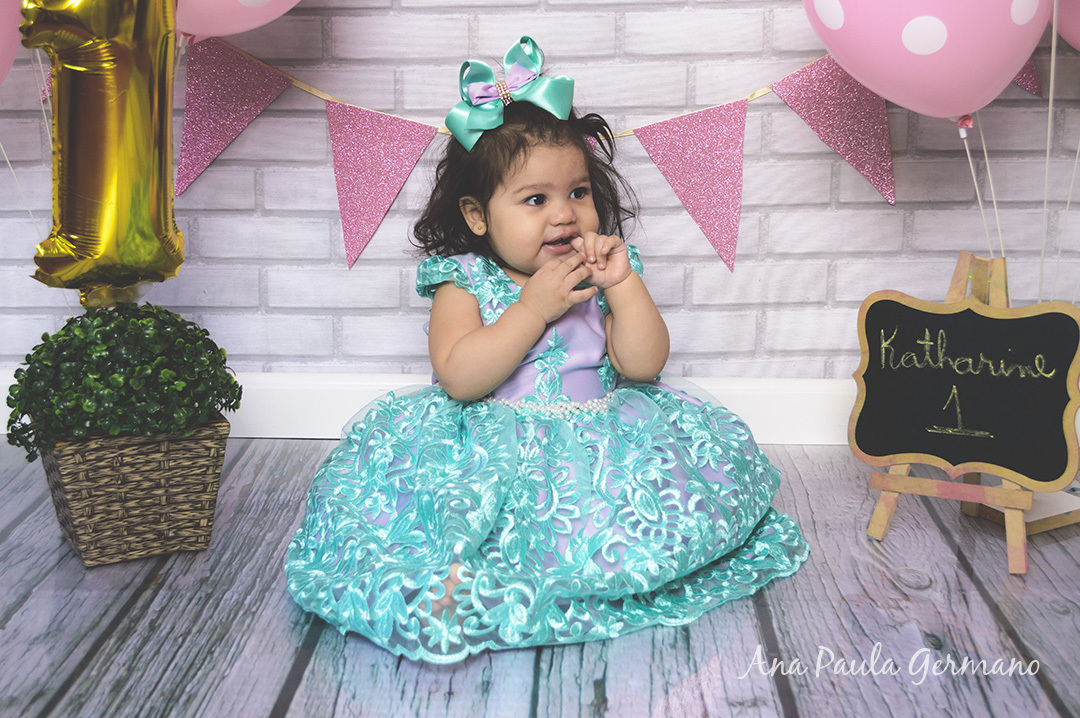 smash the cake menina