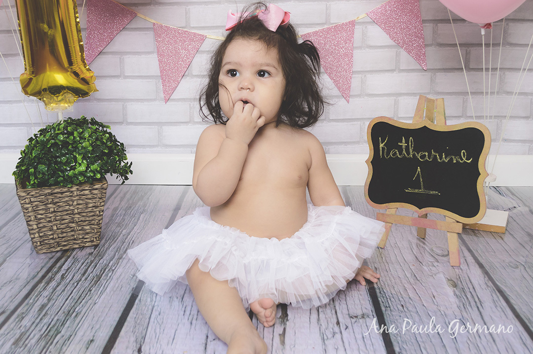 smash the cake menina