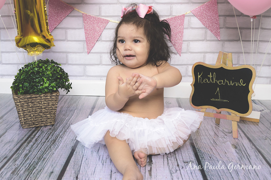 smash the cake menina