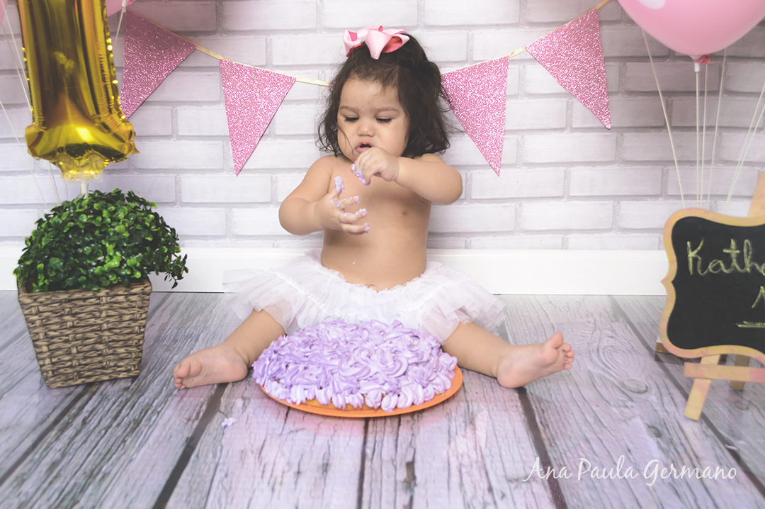 smash the cake menina