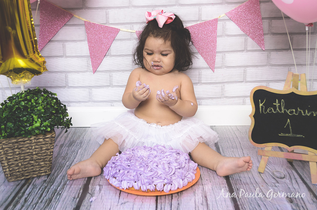 smash the cake menina