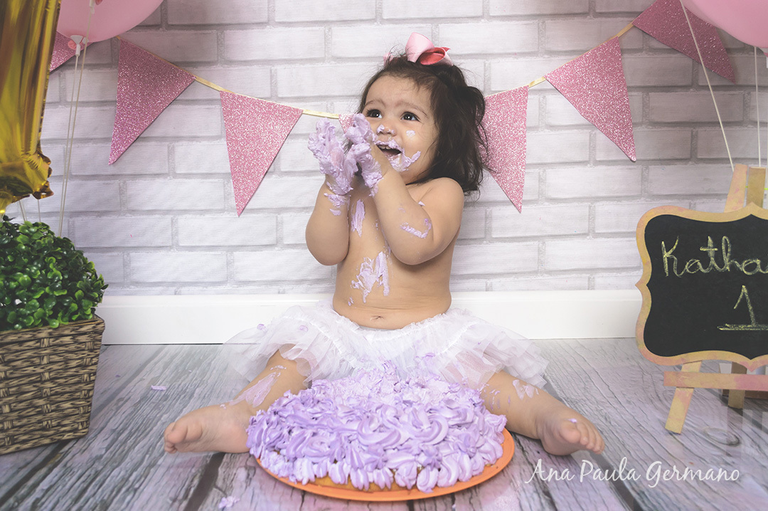 smash the cake menina