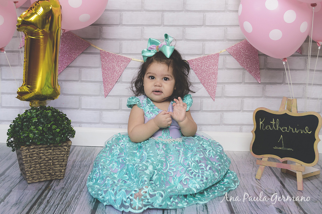 smash the cake menina