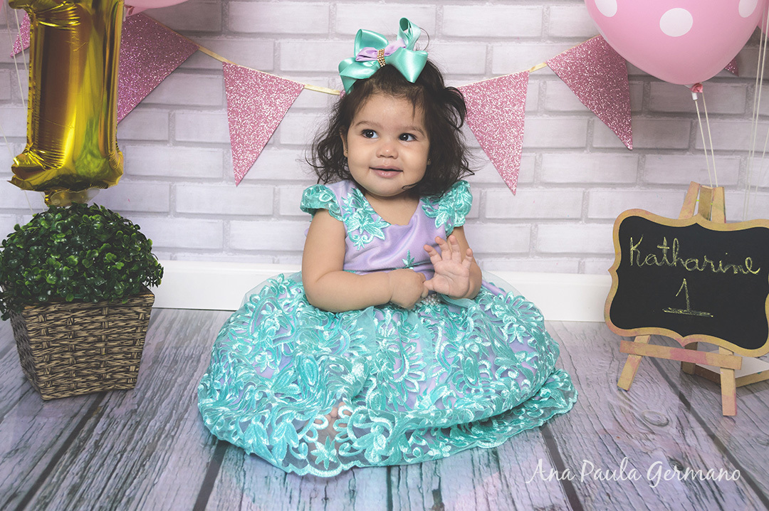 smash the cake menina