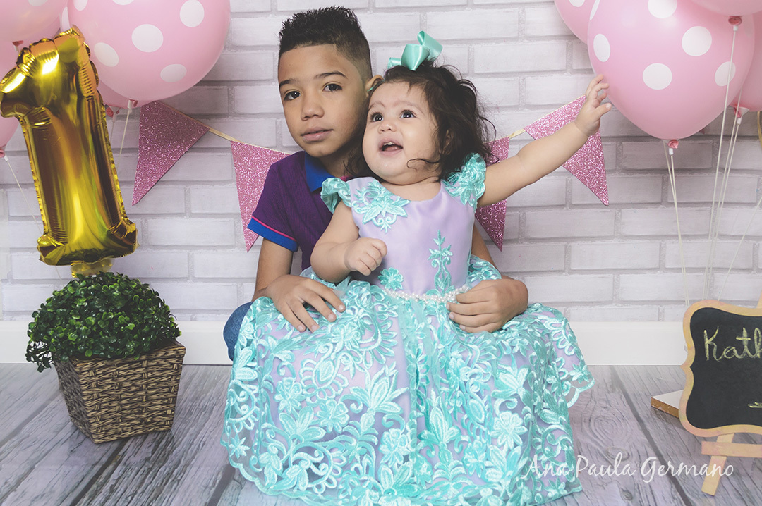 smash the cake menina