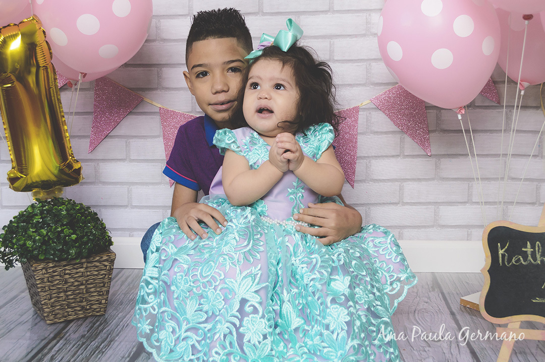 smash the cake menina