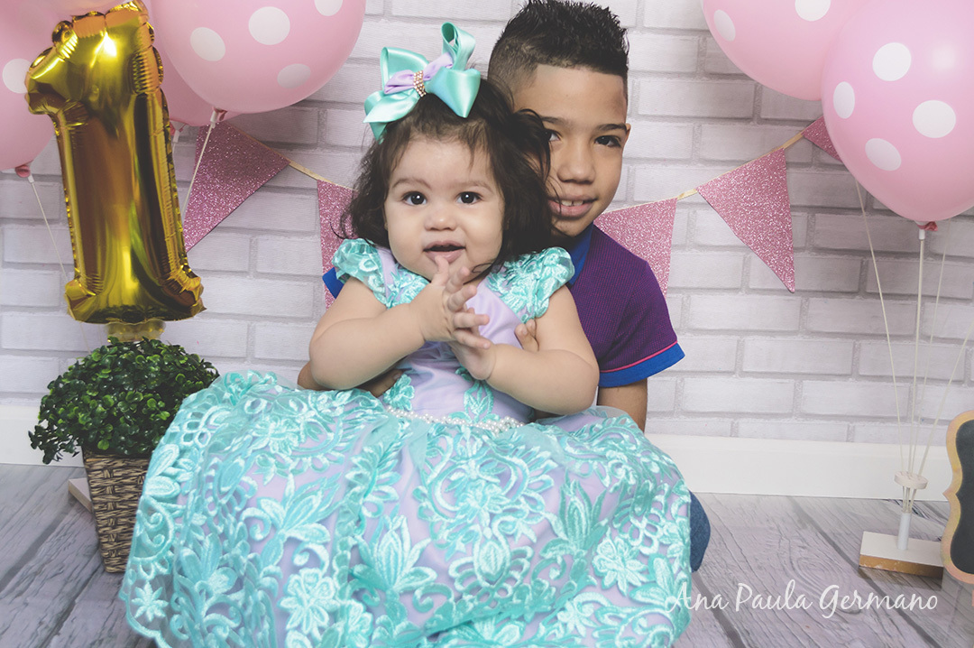 smash the cake menina