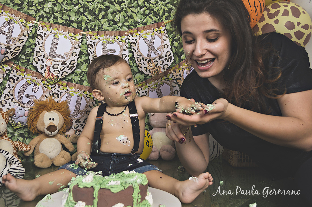 Smash the Cake Safari