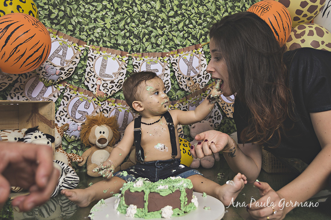 Smash the Cake Safari