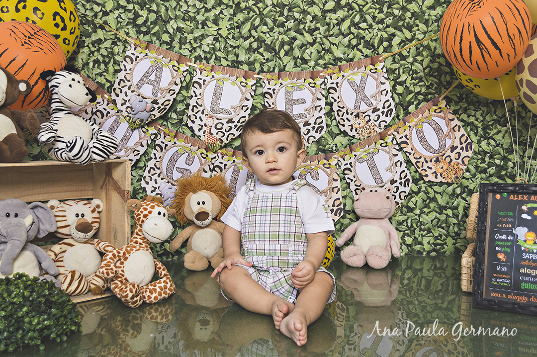 Smash the Cake Safari