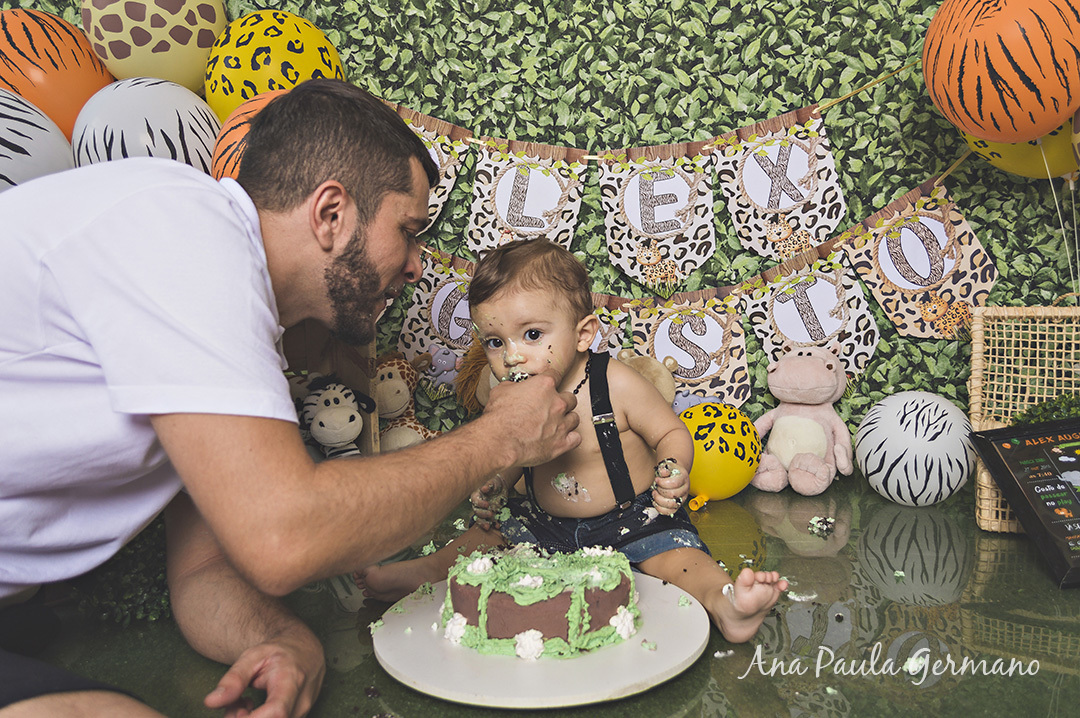 Smash the Cake Safari