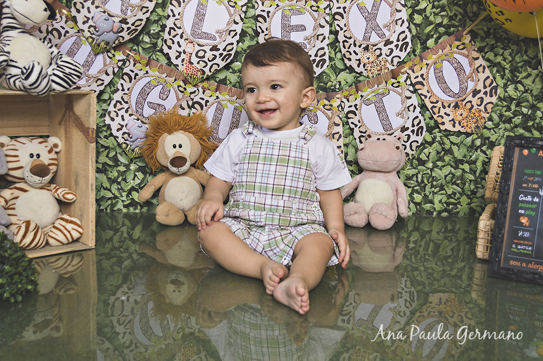 Smash the Cake Safari