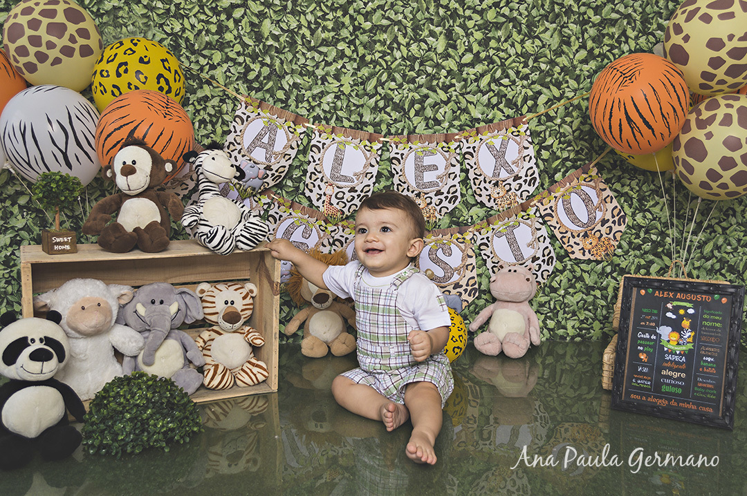 Smash the Cake Safari