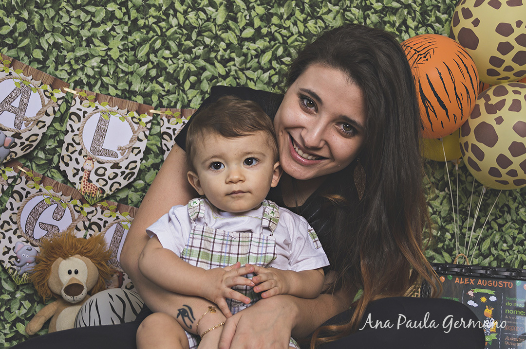 Smash the Cake Safari