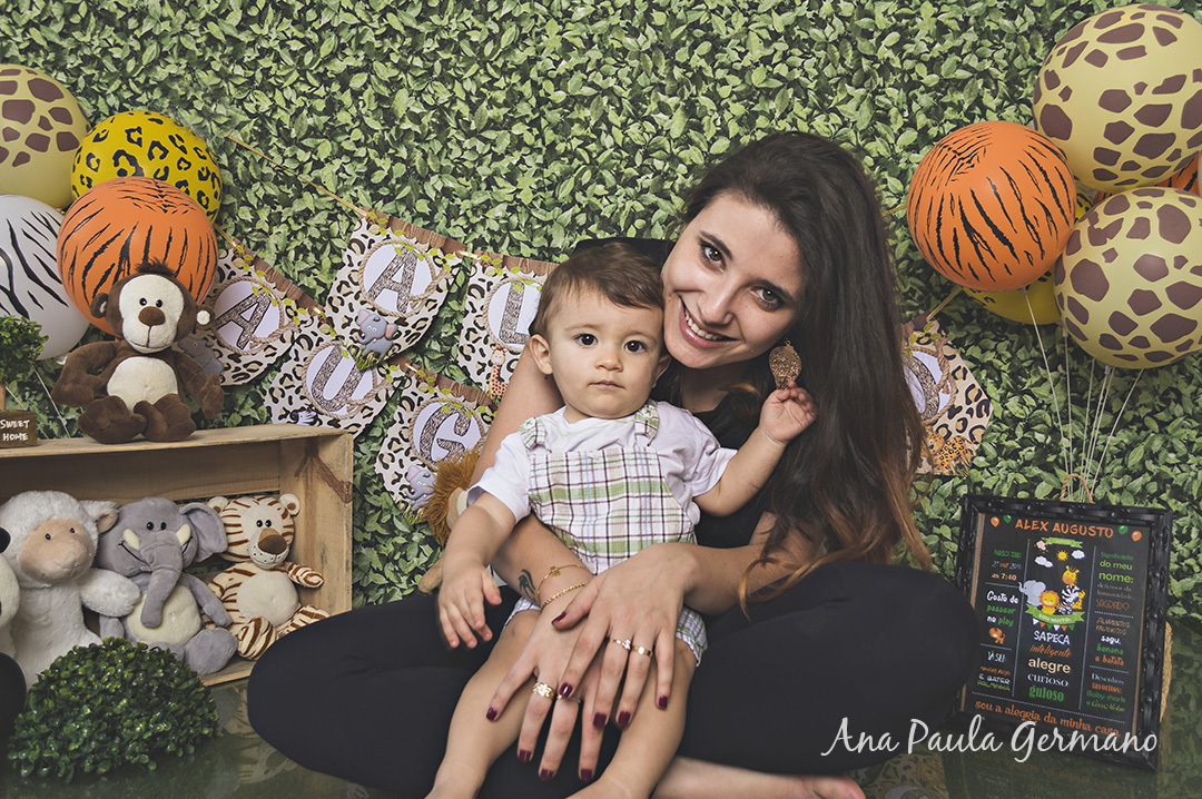 Smash the Cake Safari