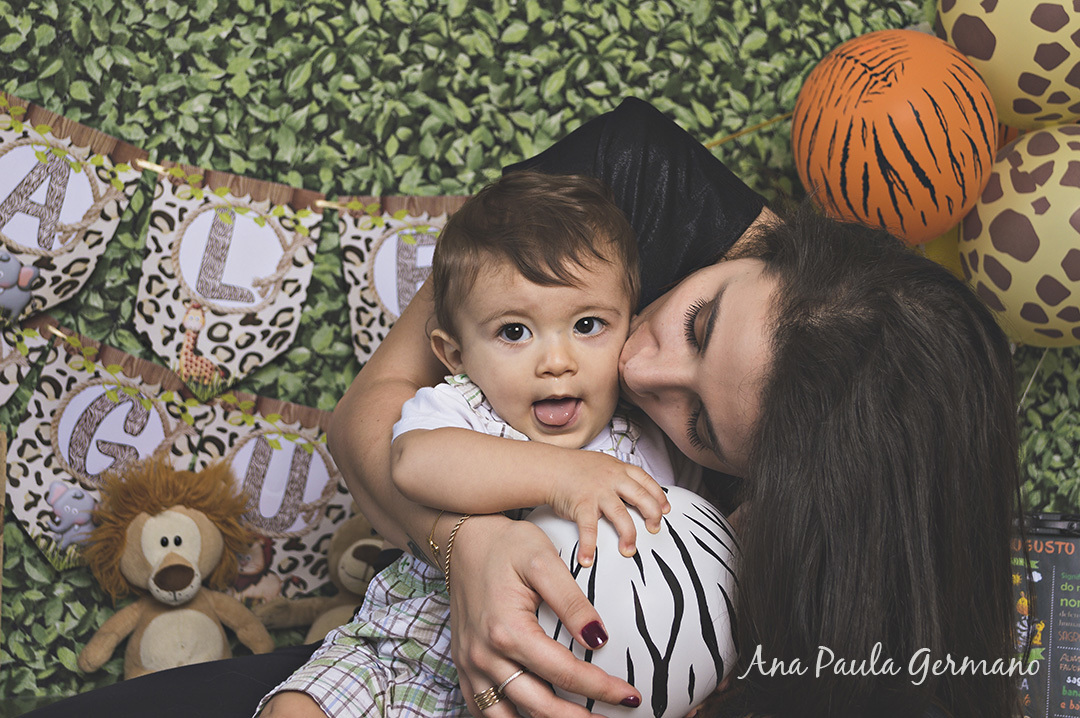 Smash the Cake Safari