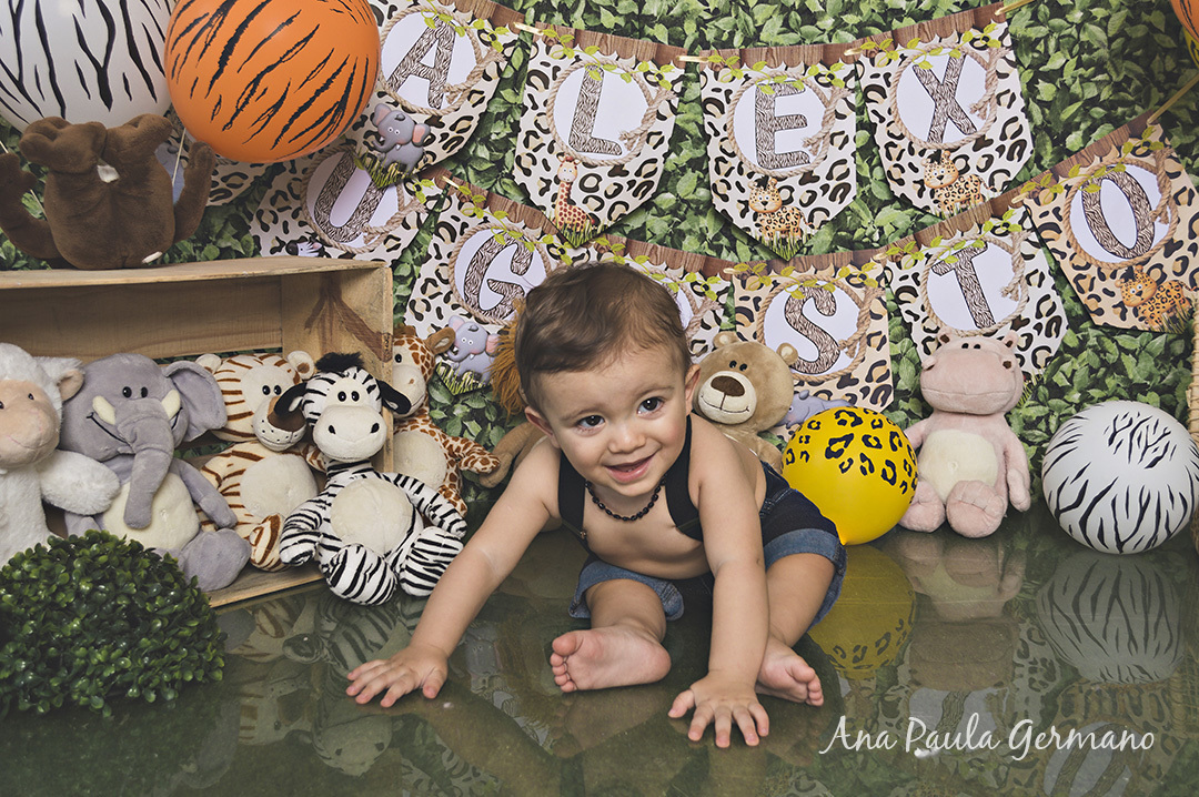 Smash the Cake Safari